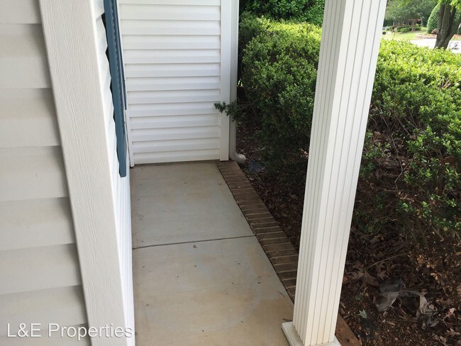 Foto del edificio - 3 br, 2 bath House - 108 W Walnut Avenue