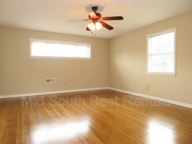 Foto del edificio - 4498 St Honore Dr