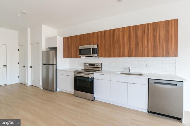 Foto del edificio - 4200 Lancaster Ave