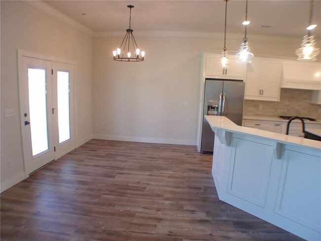 Foto del edificio - 1812 SW Edinburgh Ave