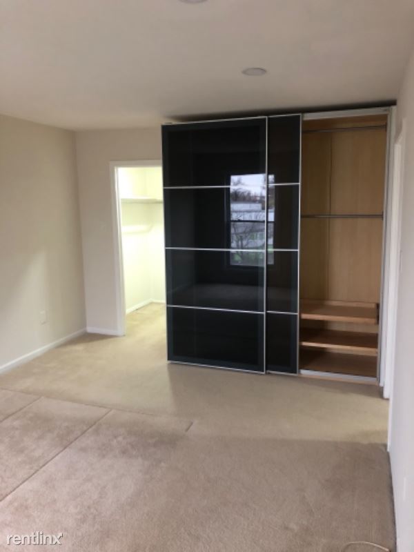 Building Photo - 2 br, 1 bath Condo - 1907 Parklawn Dr
