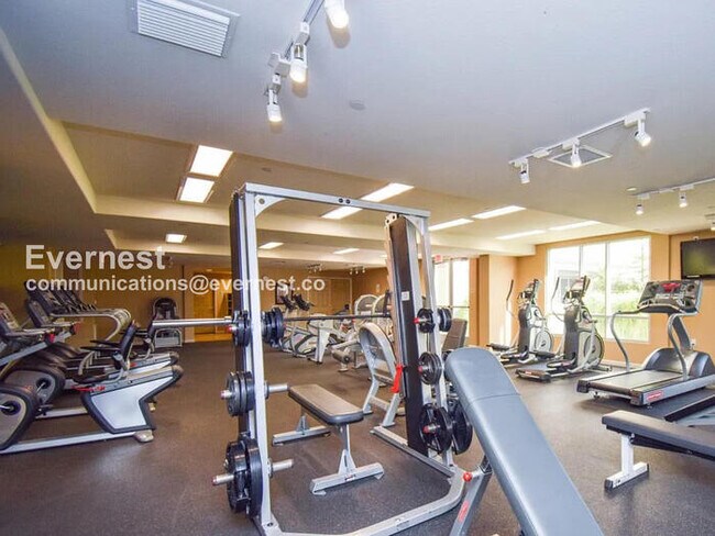 Foto del edificio - 1101 S Main St