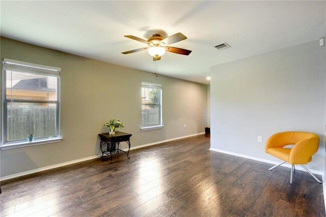 Building Photo - 5315 Apple Orchard Ln