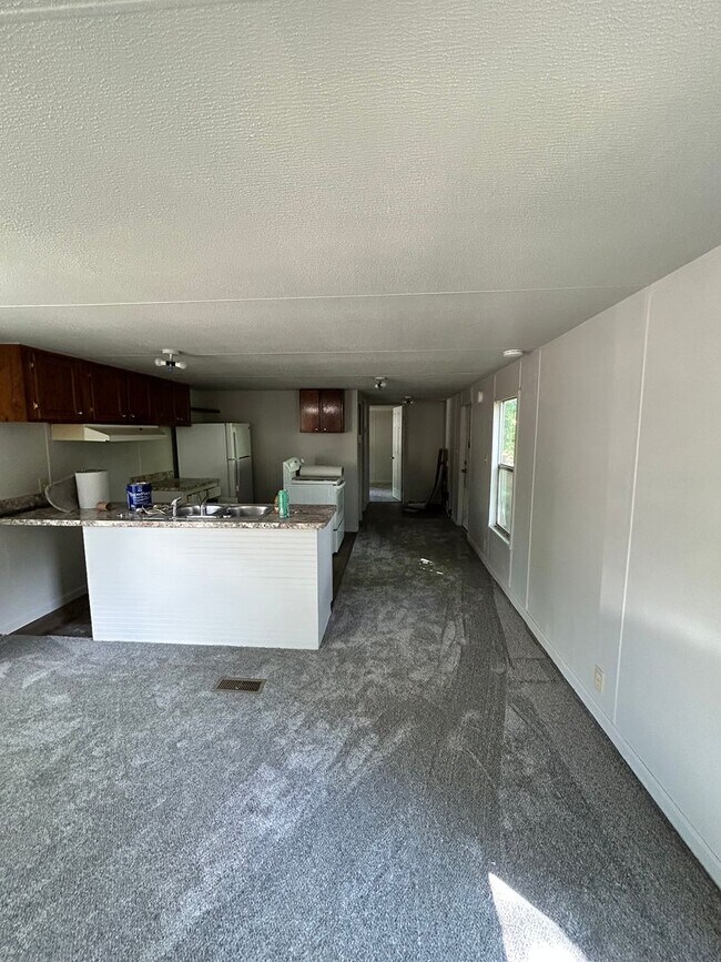 Foto del edificio - Three bedroom trailer