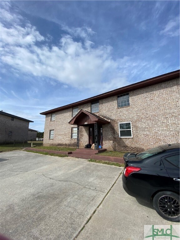 113 Woodhouse Ln Unit B, Savannah, GA 31406 Condo for Rent in