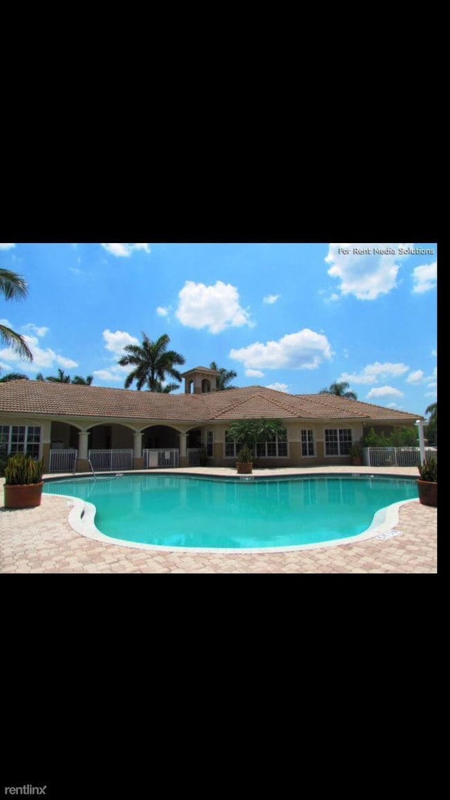 Building Photo - 3 br, 2 bath  - 8965 Okeechobee Blvd