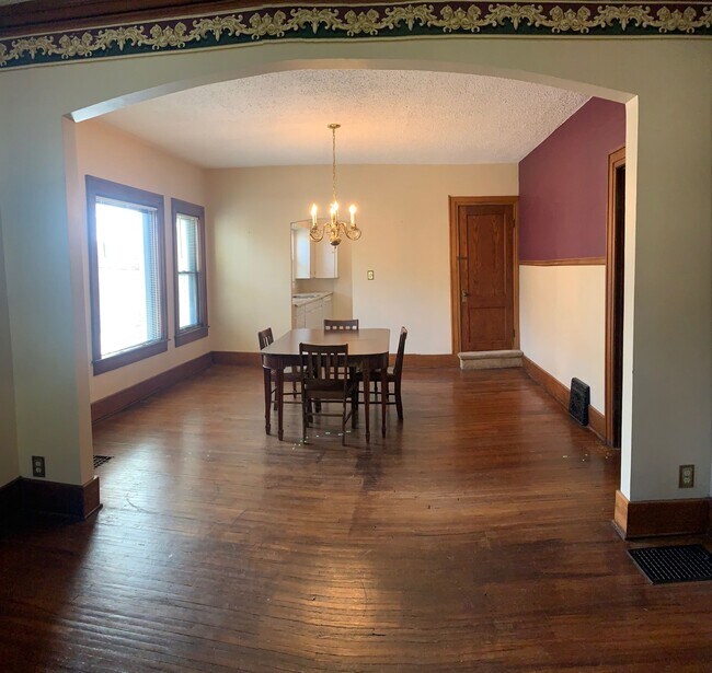 Building Photo - 239 S Holyoke St