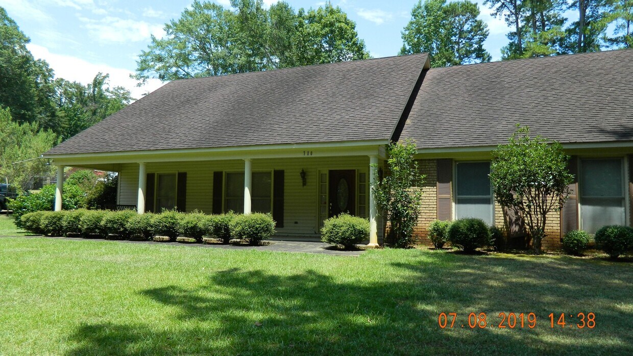 Primary Photo - 710 Wood Valley Rd