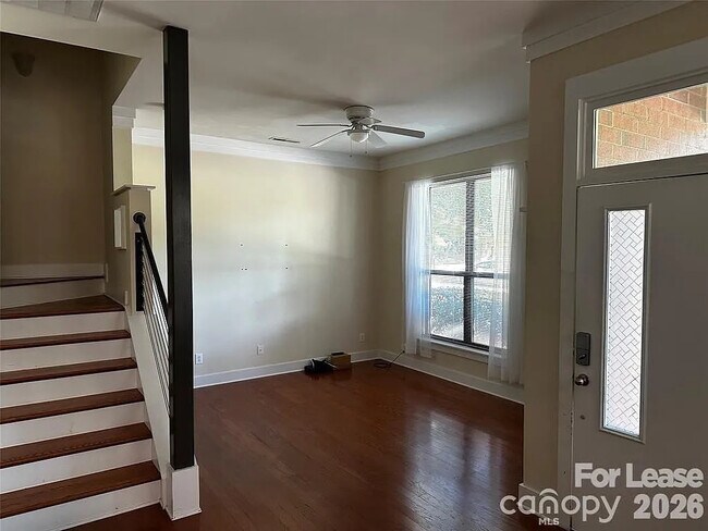 Foto del edificio - Room in Townhome on Spencer St
