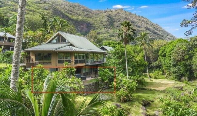 Building Photo - 2558 Makaulii Pl