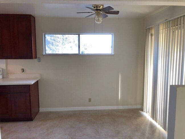 Building Photo - 872 Gallatin Dr