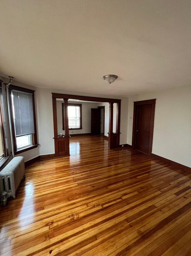 Foto del edificio - 34 Burlington Ave