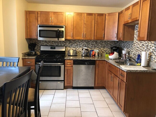 Building Photo - 30 Decatur St