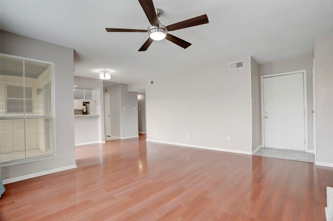 Foto del edificio - 1500 Bay Area Blvd