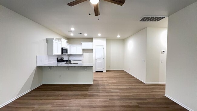 Building Photo - 1221 NW 113th St