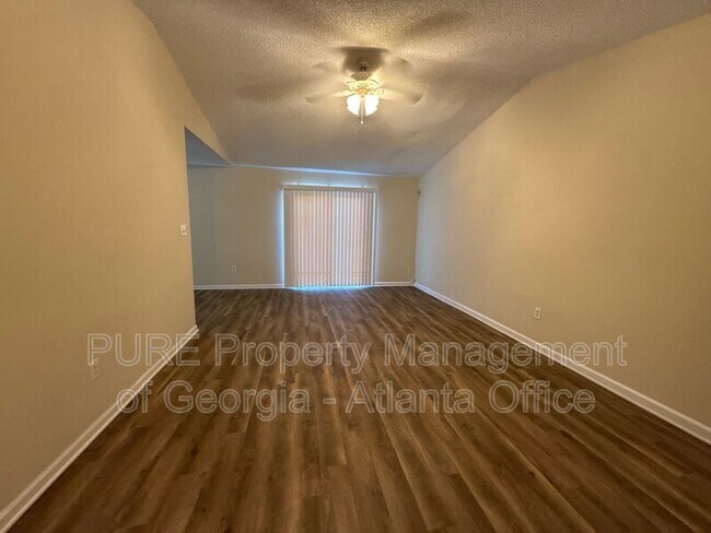 Foto del edificio - 134 N Ridge Dr