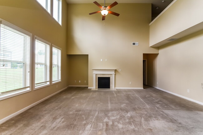 Building Photo - 192 Moorland Way NE