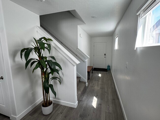 Foto del edificio - 1865 N Blue Iris Ave