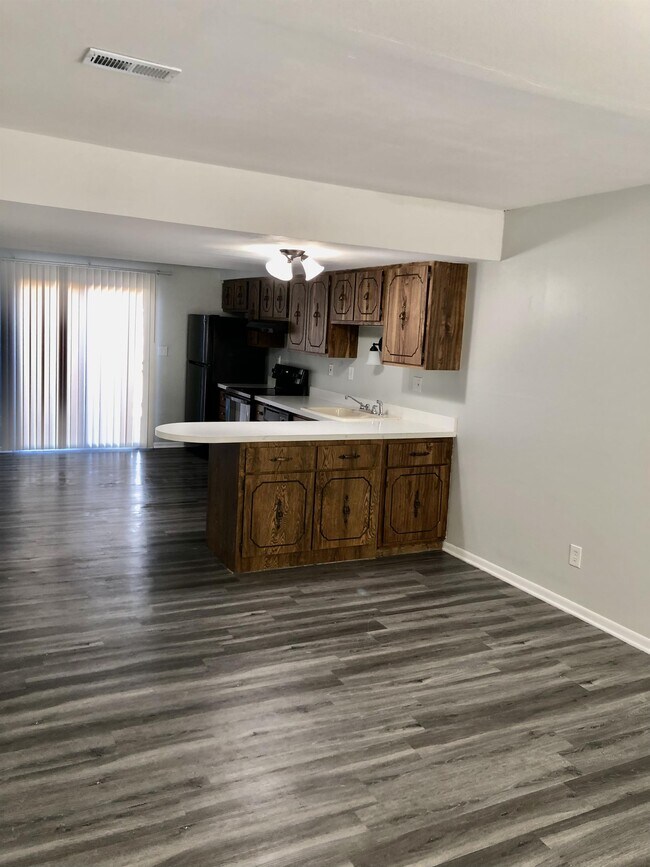 Foto del edificio - 3817 Treebrook Dr