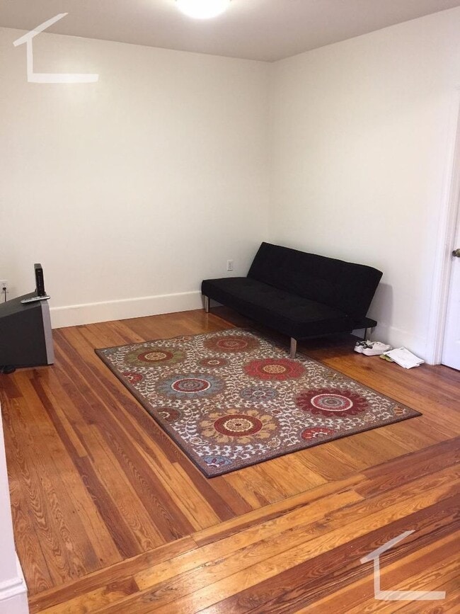 Foto del edificio - Unique UNIQUE Brookline Apartment