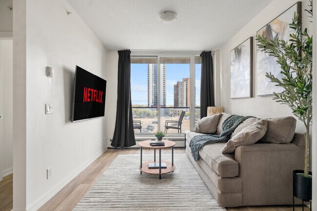 Building Photo - 434-438 8 Ave SE