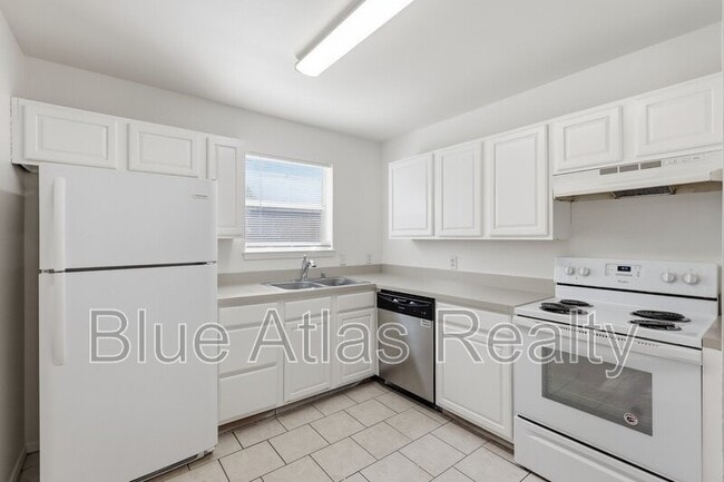 Building Photo - 125 Cambridge Dr
