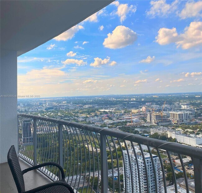 Foto del edificio - 1750 N Bayshore Dr