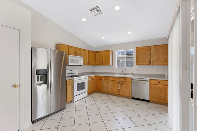 Foto del edificio - MOVE IN SPECIAL!