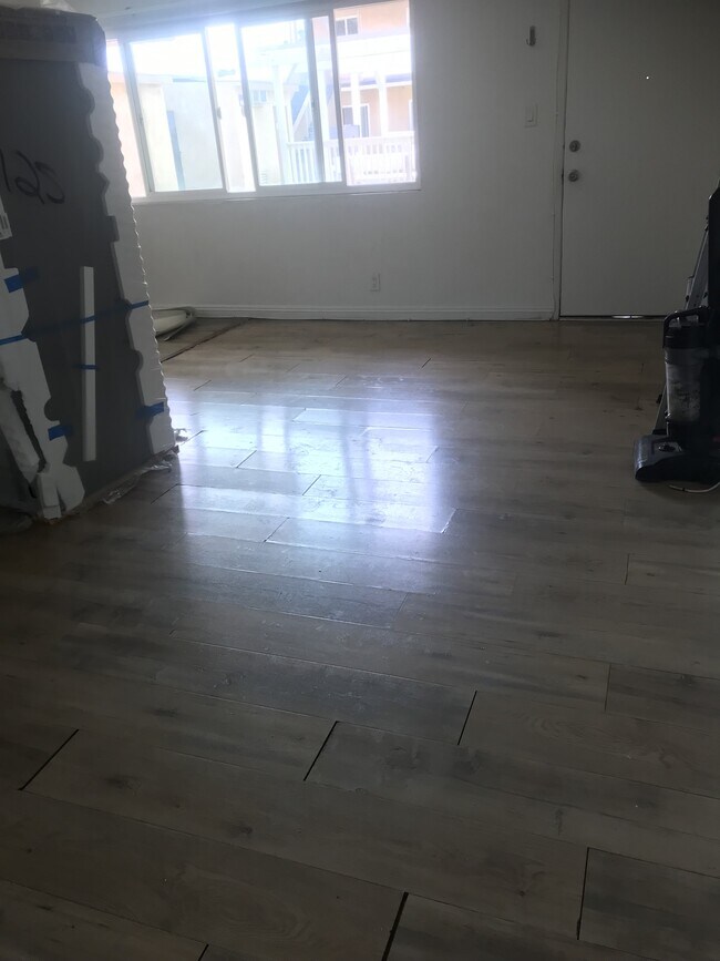 Foto del edificio - 7732 Chapman Ave