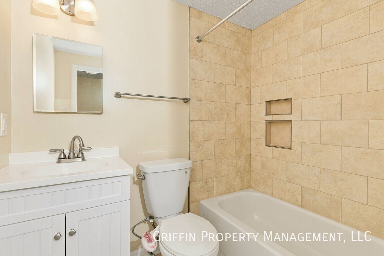 Photo - 14531 Marlborough Cir-1
