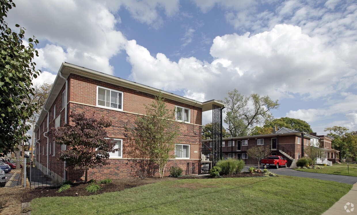 Primary Photo - Southwest Court Apartments