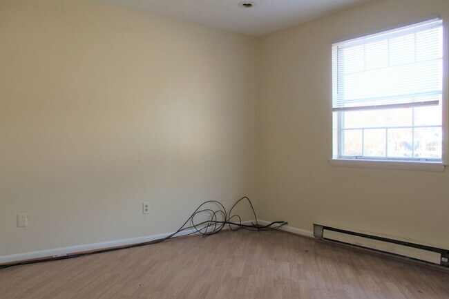 Foto del edificio - 3 Bedroom Townhouse - Near While Park - 06/04/2026