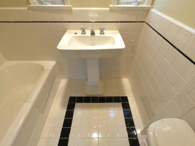 Foto del edificio - 1 bedroom in Los Angeles CA 90068