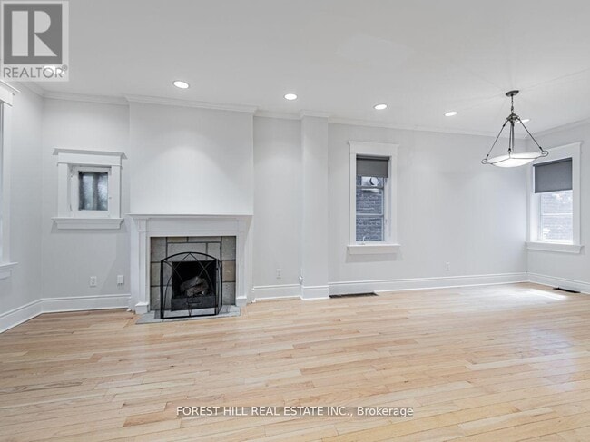 Building Photo - 256 Beatrice St