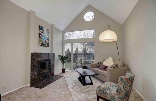 Building Photo - South Davis Charming Home