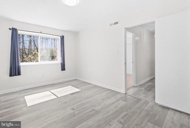 Building Photo - 10025 Fair Wds Dr