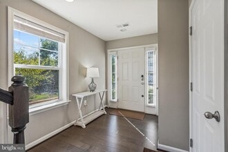 Building Photo - 43596 Mirror Terrace