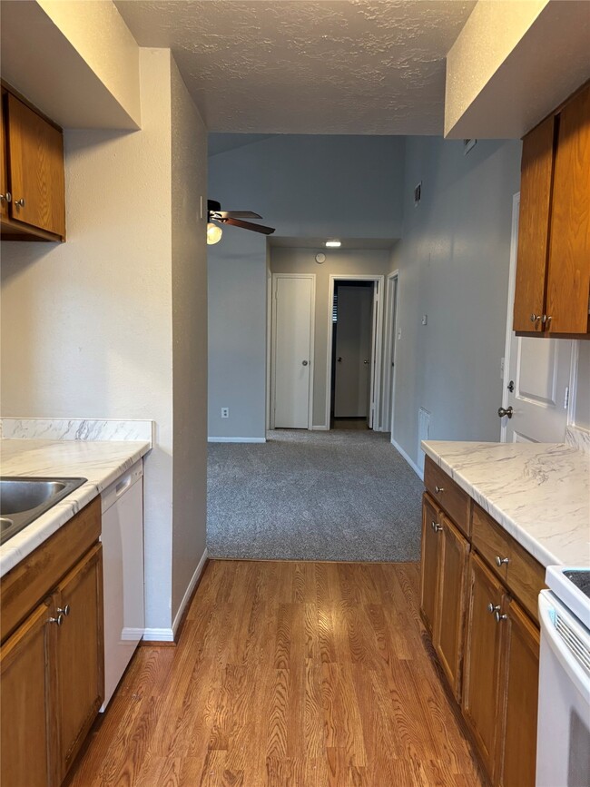 Foto del edificio - 7806 Gatehouse Dr