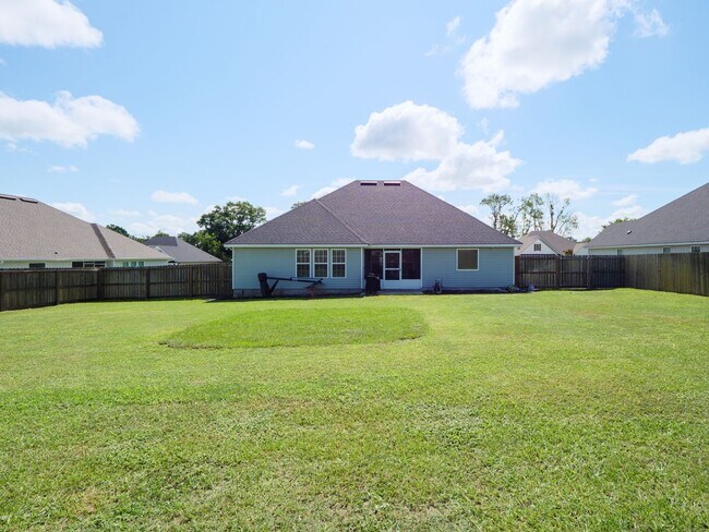 Building Photo - 3960 Landings Cir