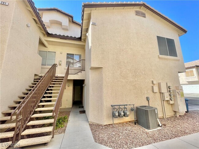 Building Photo - 4930 Black Bear Rd
