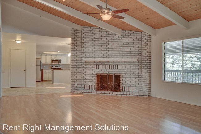 Building Photo - 3 br, 2 bath House - 685 Dragonfly Drive