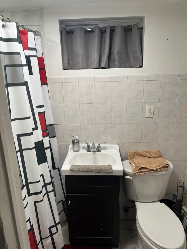 Foto del edificio - 635 E 226th St