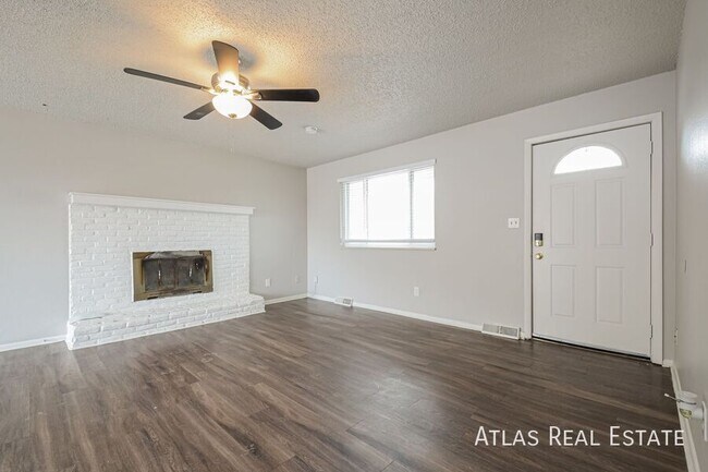 Foto del edificio - 10290 Benton St