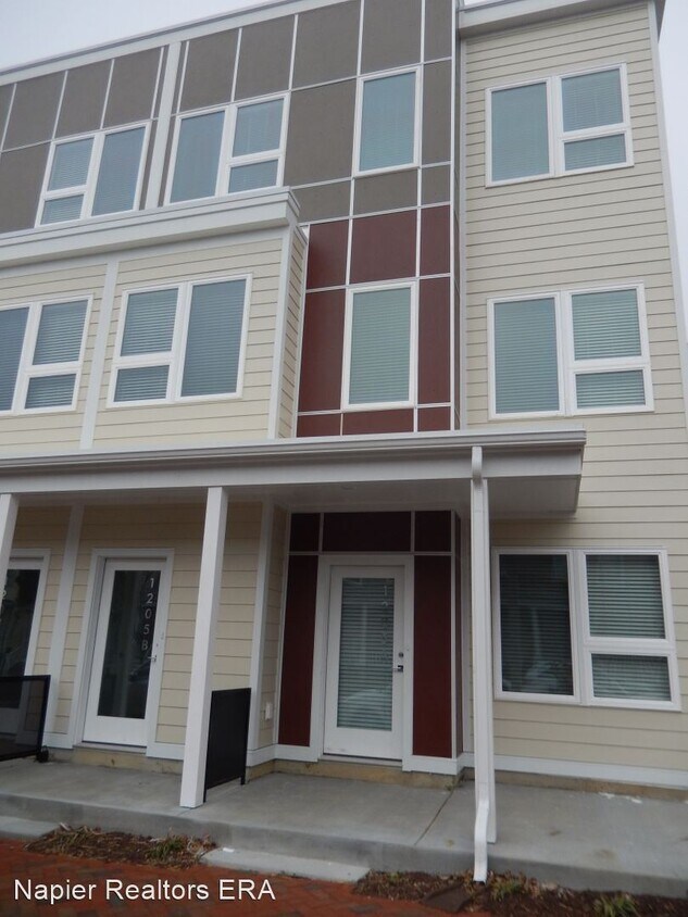 Primary Photo - 3 br, 2.5 bath House - 1205 B Bainbridge St