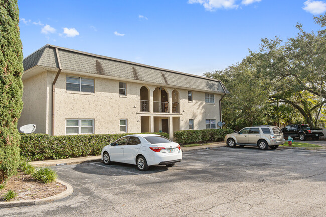 Building Photo - 622 E San Sebastian Ct