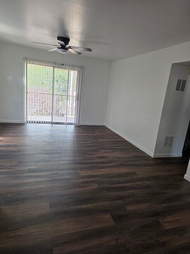 Foto del edificio - 638 Campbell St