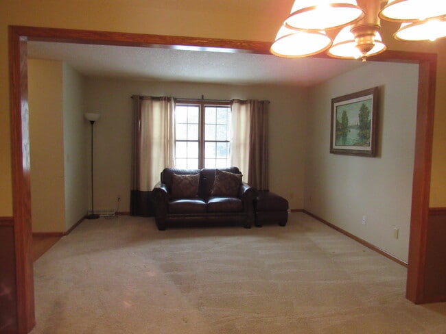 Building Photo - 3471 Crow Creek Rd