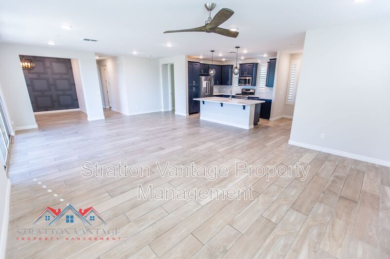 Primary Photo - 5100 E Rancho Paloma Dr