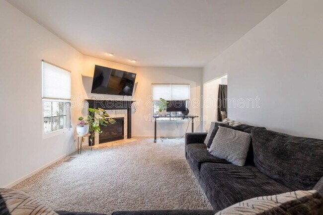 Foto del edificio - 1636 Fredericksburg Ln