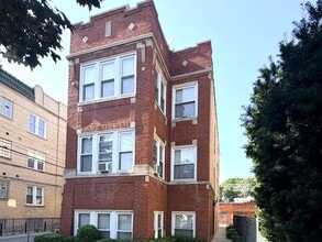 Building Photo - 5112 W Sunnyside Ave